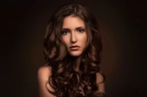 Long Curls Model Potongan Rambut Wanita