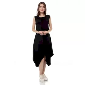 Dress hitam dengan model asymmetric