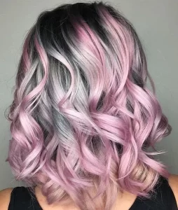 Pink dan Silver gaya warna rambut half hair