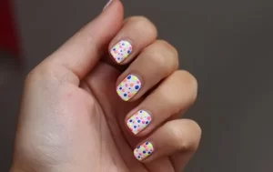 Dotty Nail Art nail art simple 2 warna