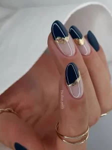 Half Half Classic nail art biru dongker