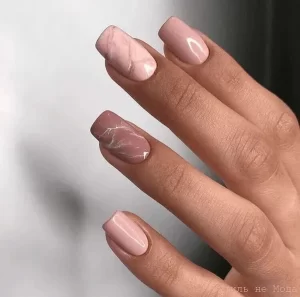 Nude Marble warna nail art yang cocok untuk kulit sawo matang
