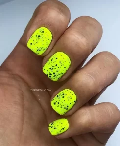 Paint Splash Nails Nail Art Kuning
