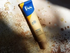 For Skin’s Sake Weightless Sunscreen SPF 50 PA+++++ Rekomendasi Skincare untuk Kulit Sensitif Terbaik