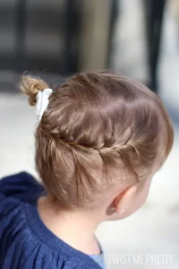 Side braid Cara Mengikat Rambut Pendek anak Perempuan