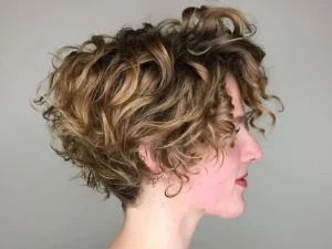 Model rambut keriting Asymmetric Haircuts